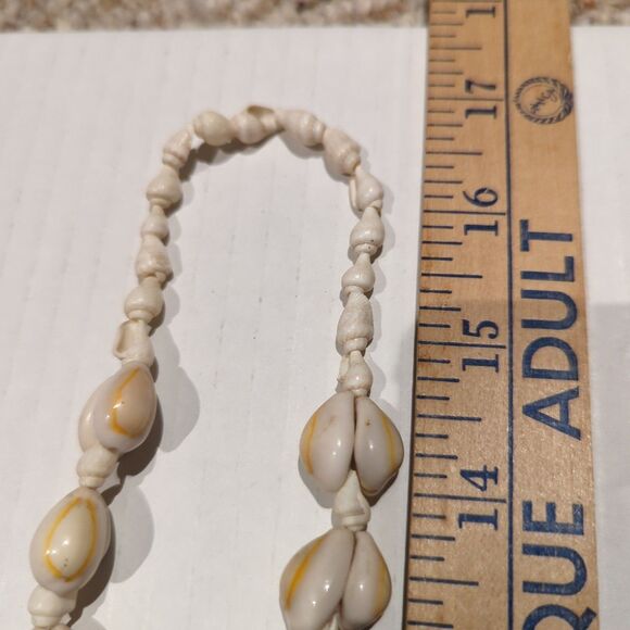 Vintage Cowrie Puka Shells Necklace Tropical Hawaii Beach Boho Hippie - Picture 7 of 7